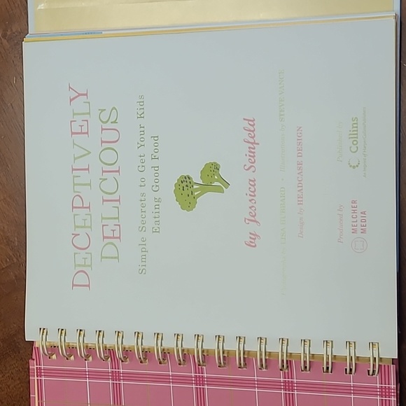 Cookbook-Deceptively Delicious - Picture 2 of 5